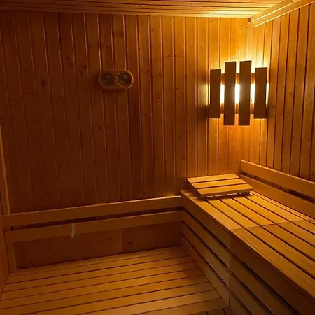 I Nad Wodospadem * شتافنيتسه